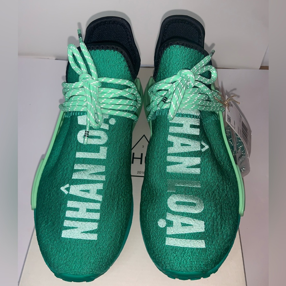 HU NMD Pharrell Williams “NHAN LOAI” Sneaker